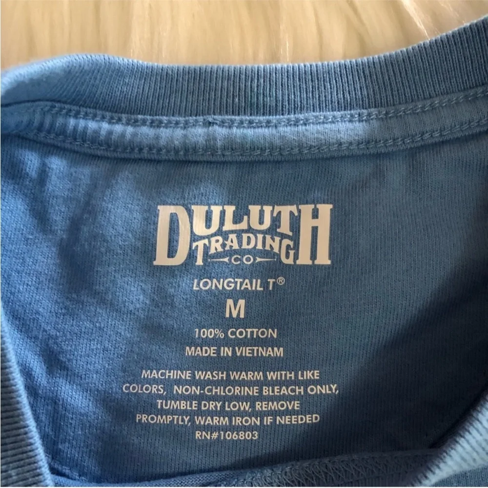 Duluth Trading Co. Longtail Short Sleeve Crewneck With Pocket | Size Medium - Picture 2 of 4